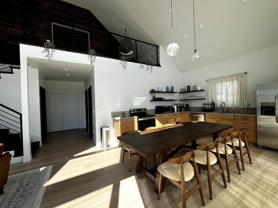 Red Rock Retreat Stunning Floor To Ceiling Views Villa Hatch Exterior photo